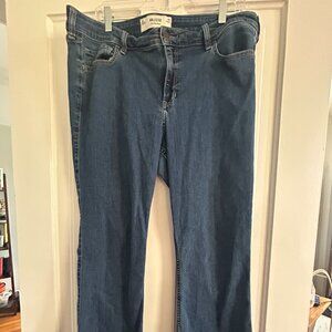 Hollister Mid-Rise Bootcut Jeans 2025
